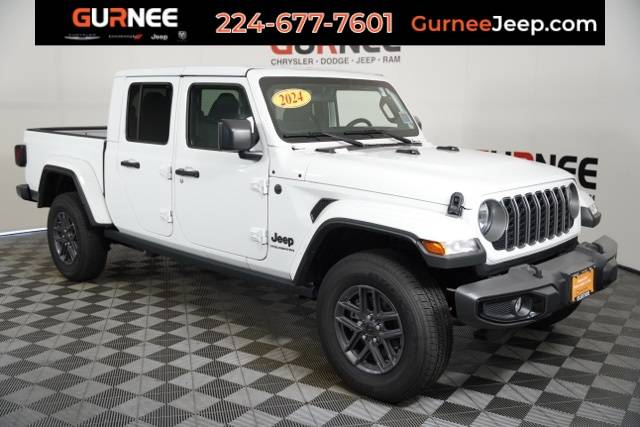 2024 Jeep Gladiator Jeep Beach — Pickup Truck — 8,609 mi — Gurnee, IL