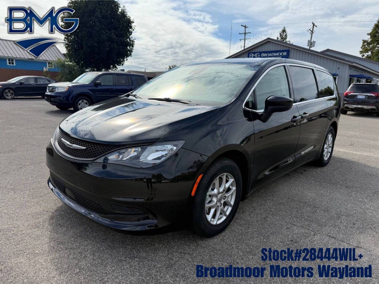 2023 Chrysler Voyager LX — Minivan — 68,336 mi — Wayland, MI