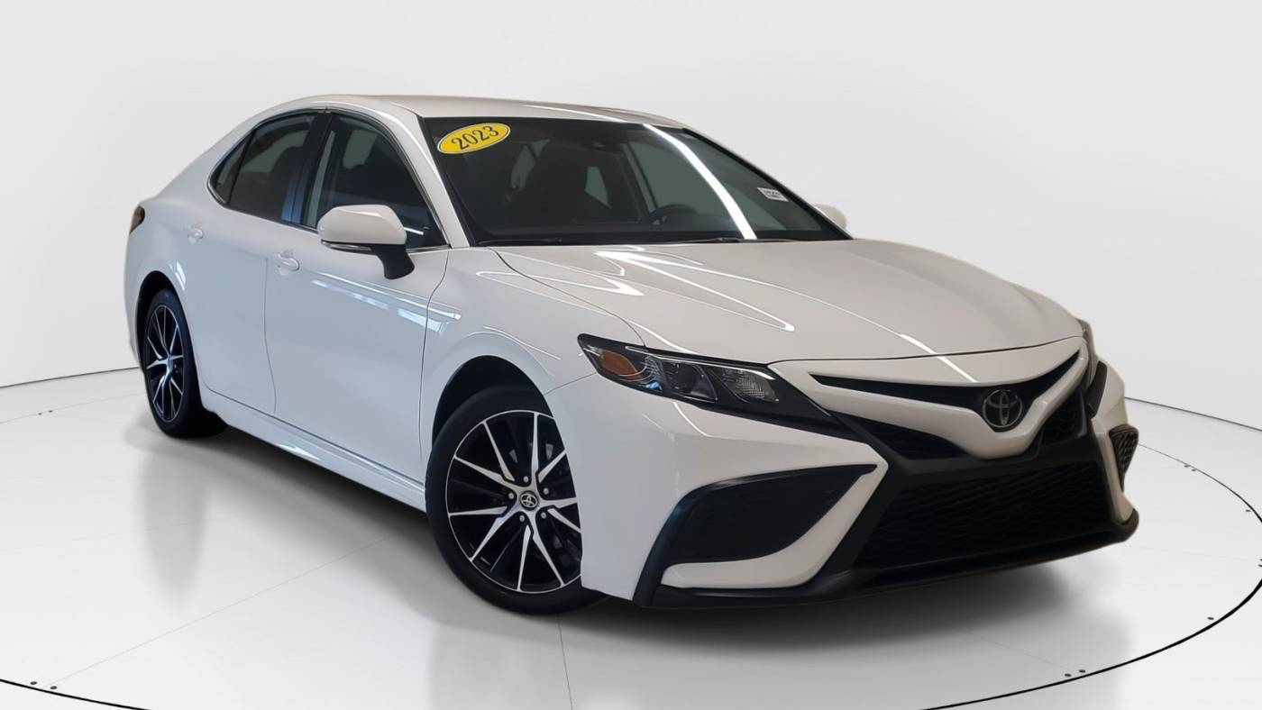 2023 Toyota Camry SE — Sedan — 22,813 mi — Miami, FL