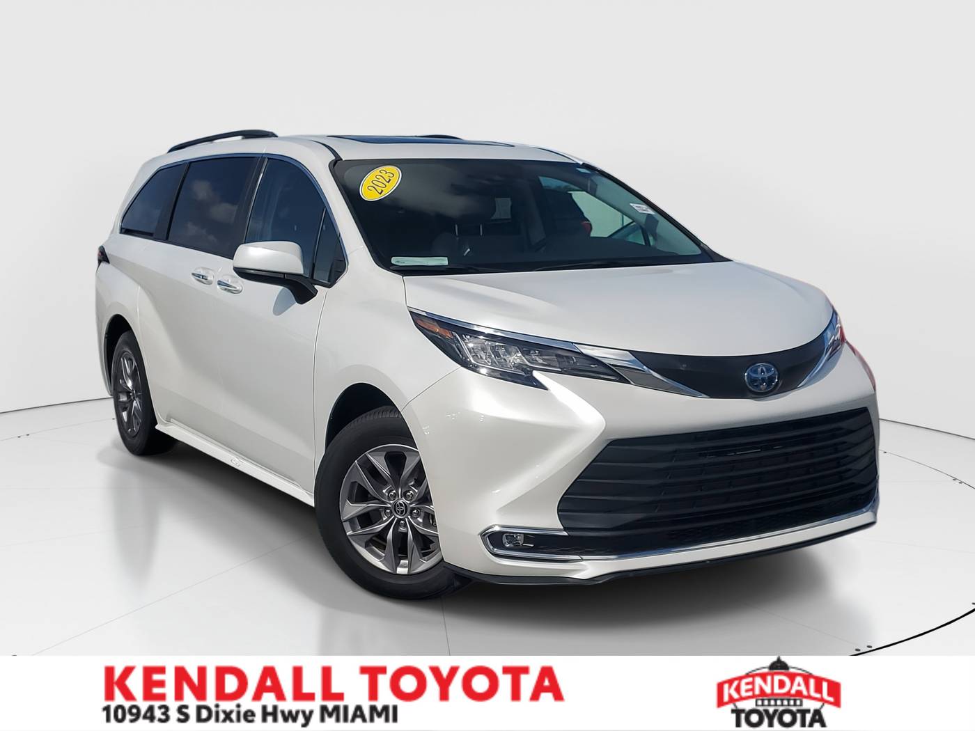 2023 Toyota Sienna XLE — Minivan — 21,126 mi — Miami, FL