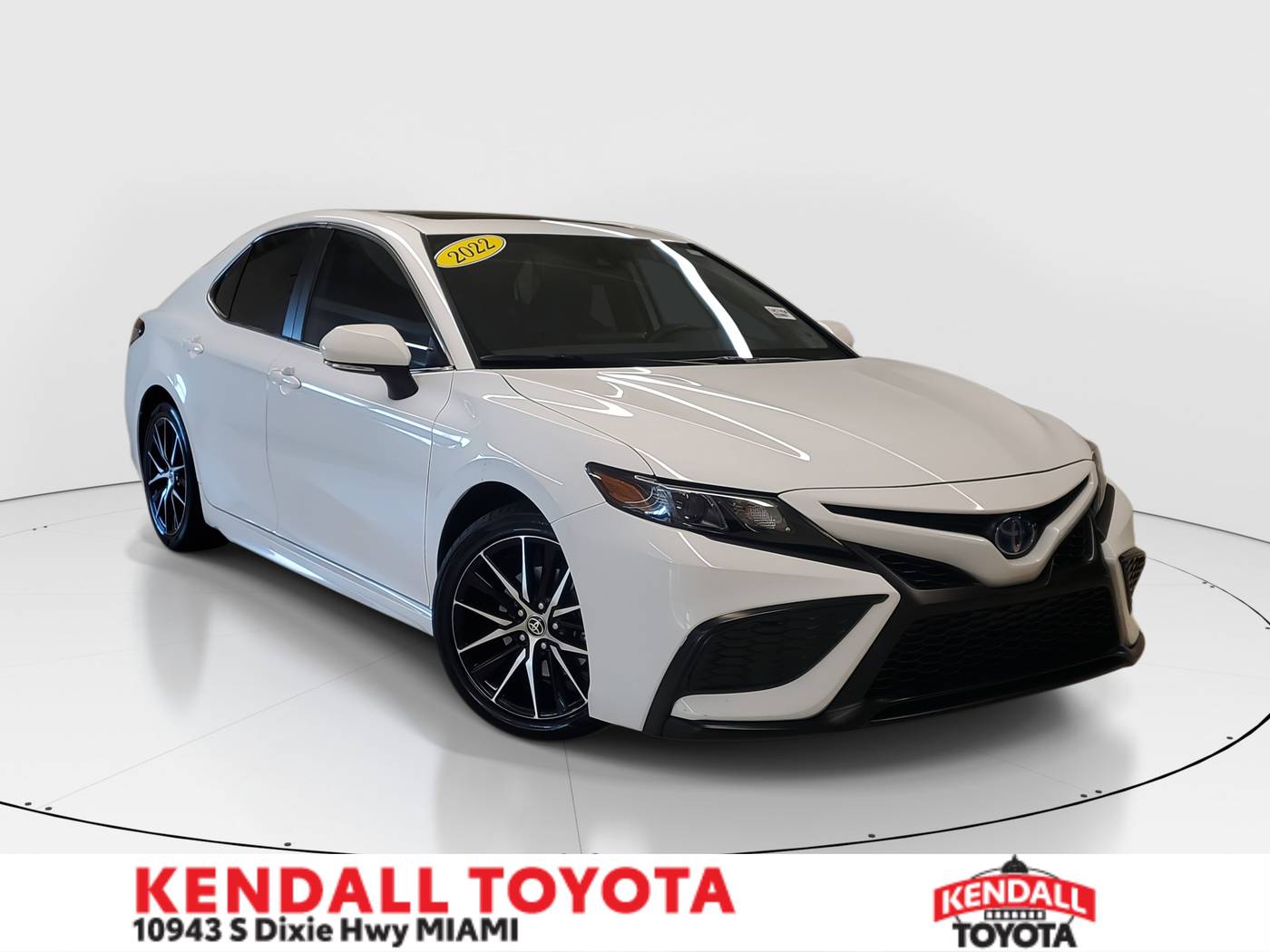2022 Toyota Camry Hybrid SE — Sedan — 30,472 mi — Miami, FL