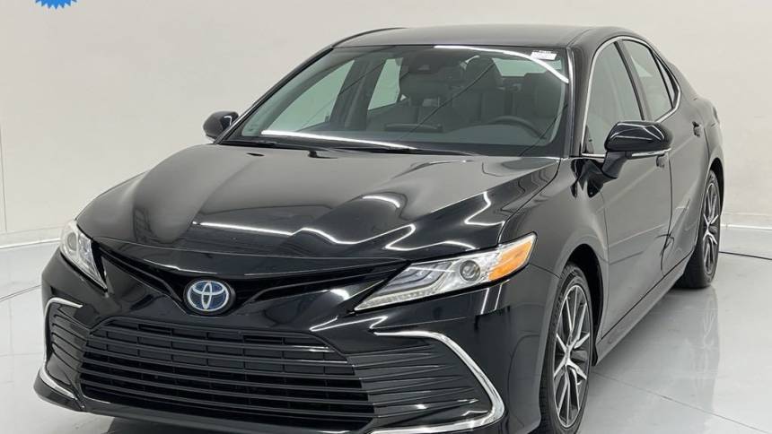 2023 Toyota Camry Hybrid XLE — Sedan — 51,778 mi — Bensenville, IL