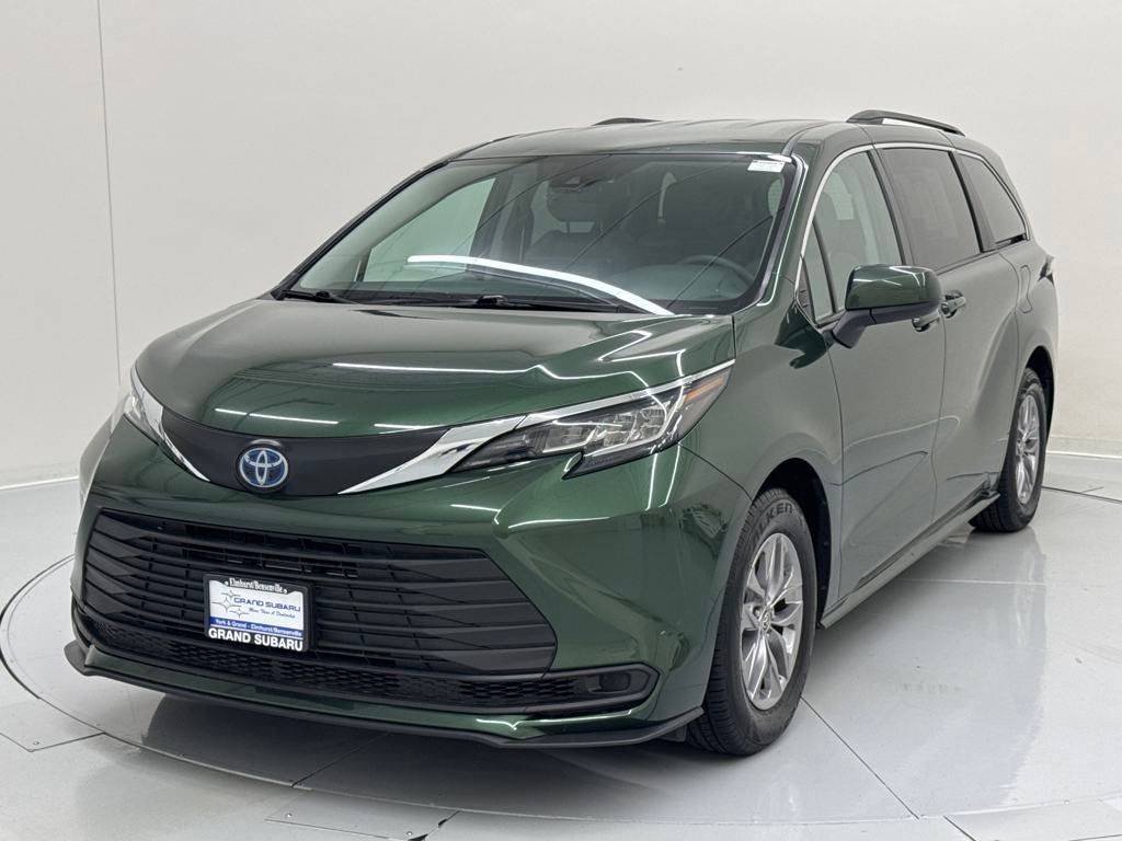 2022 Toyota Sienna LE — Minivan — 41,692 mi — Bensenville, IL