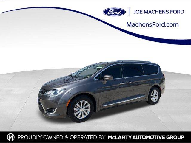 2018 Chrysler Pacifica Touring L — Minivan — 108,883 mi — Columbia, MO