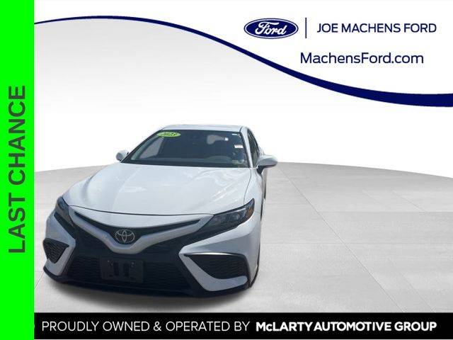 2023 Toyota Camry SE — Sedan — 30,343 mi — Columbia, MO