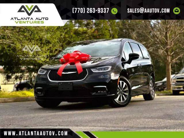 2024 Chrysler Pacifica Hybrid Select — Minivan — 35,576 mi — Roswell, GA