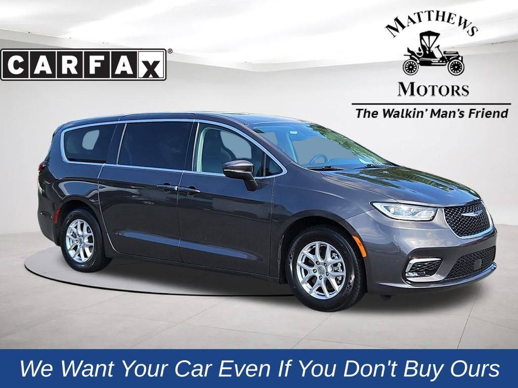 2023 Chrysler Pacifica Touring L — Minivan — 59,784 mi — Wilmington, NC