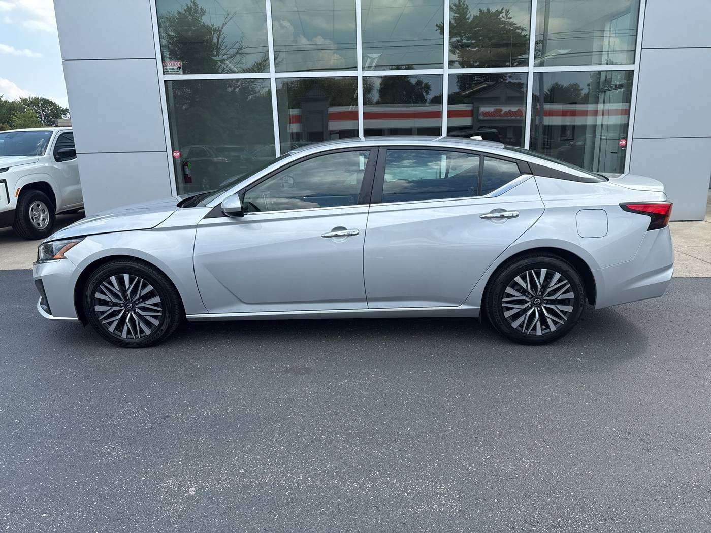 2023 Nissan Altima SV — Sedan — 58,018 mi — Shepherdsville, KY