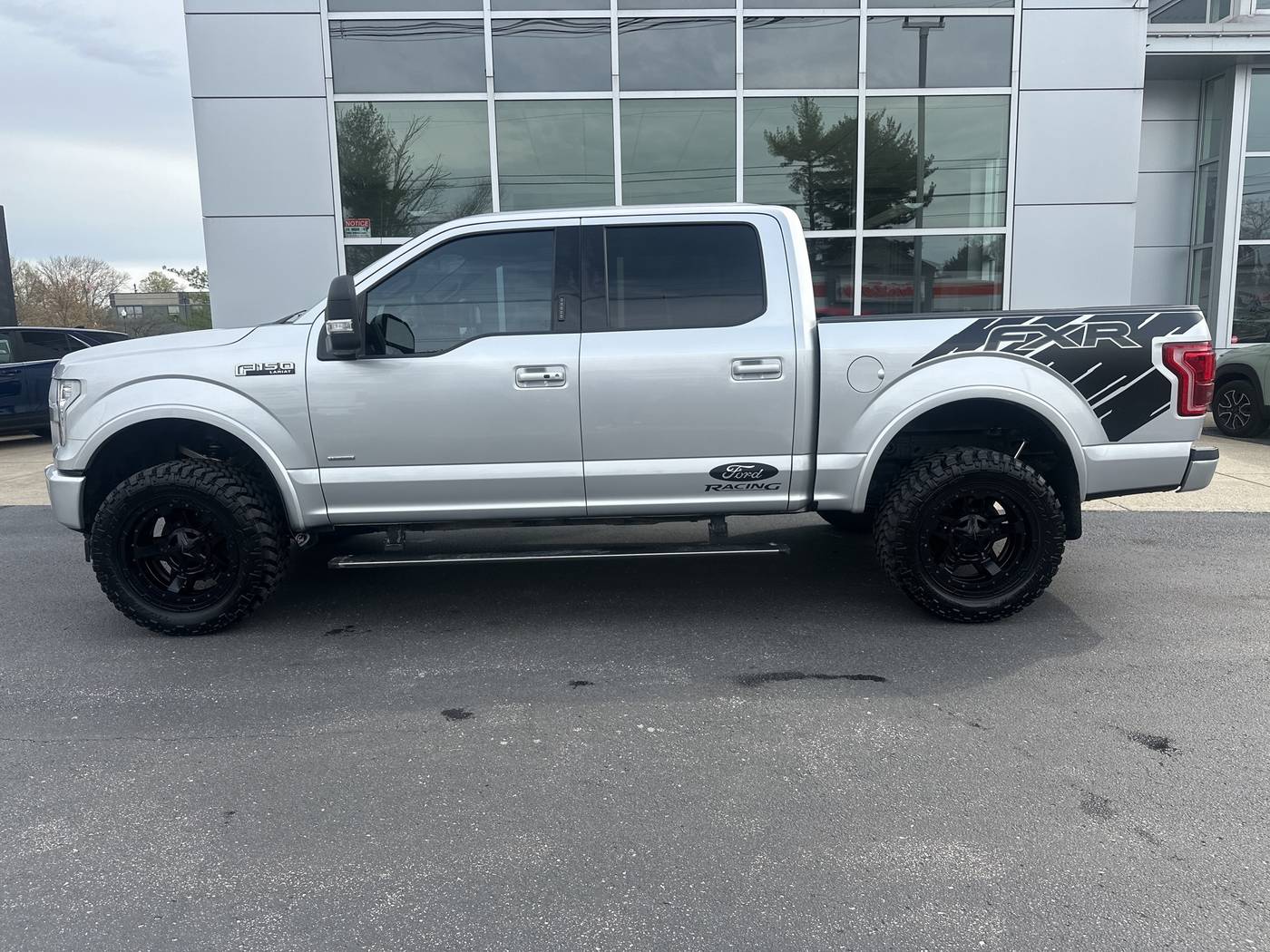2017 Ford F-150 Lariat — Pickup Truck — 76,920 mi — Shepherdsville, KY