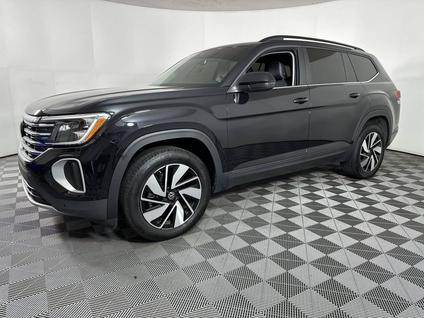 2024 Volkswagen Atlas SE with Technology — SUV — 12,588 mi — Pensacola, FL