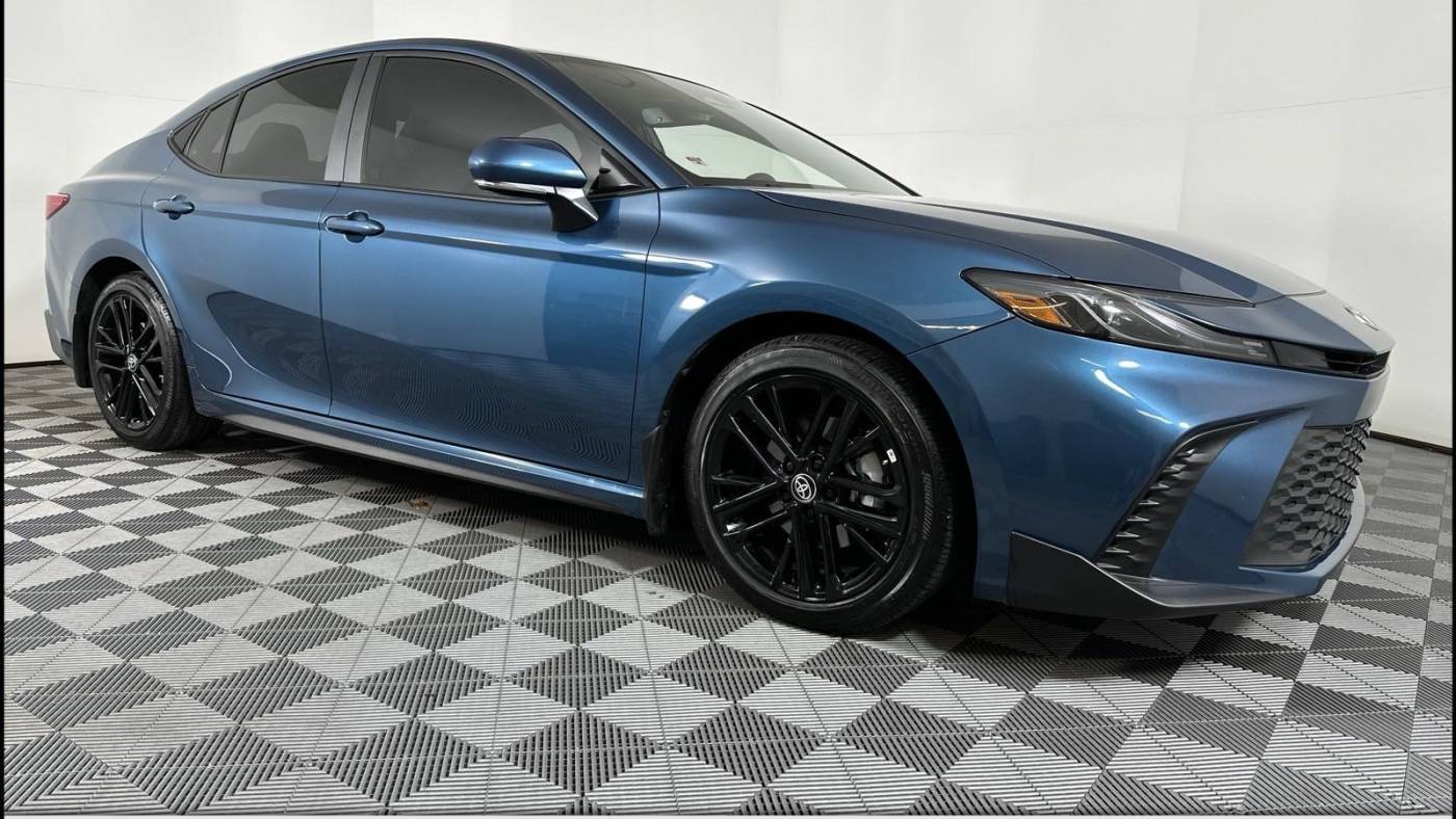 2025 Toyota Camry SE — Sedan — 14,102 mi — Pensacola, FL