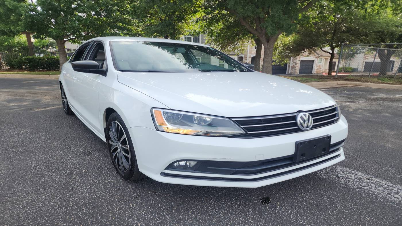 2016 Volkswagen Jetta 1.8T Sport — Sedan — 60,984 mi — Austin, TX