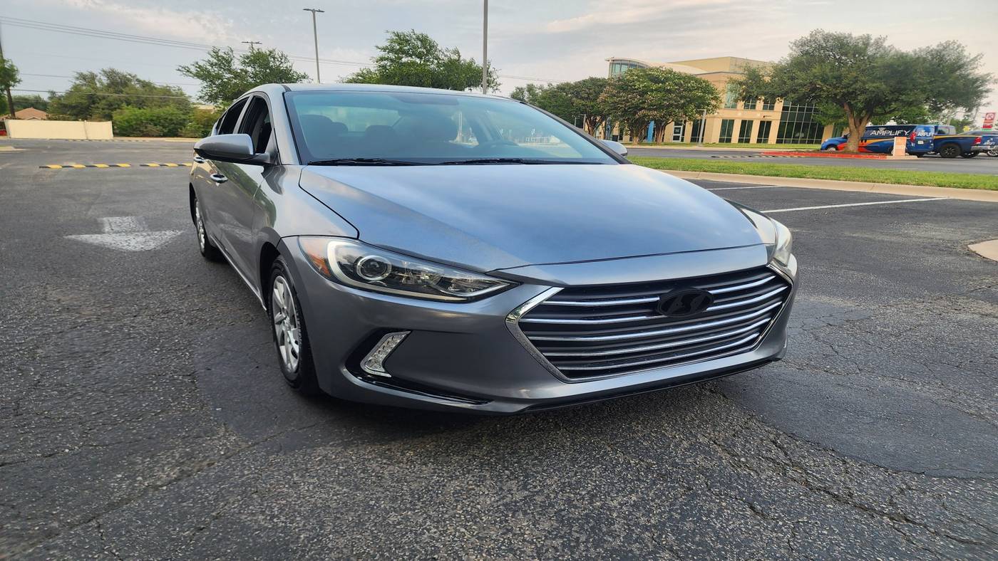 2018 Hyundai Elantra SE — Sedan — 11,684 mi — Austin, TX