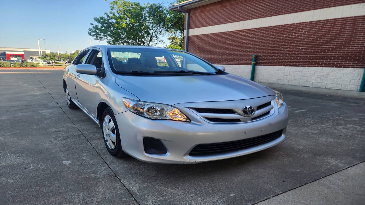 2011 Toyota Corolla LE — Sedan — 95,687 mi — Austin, TX