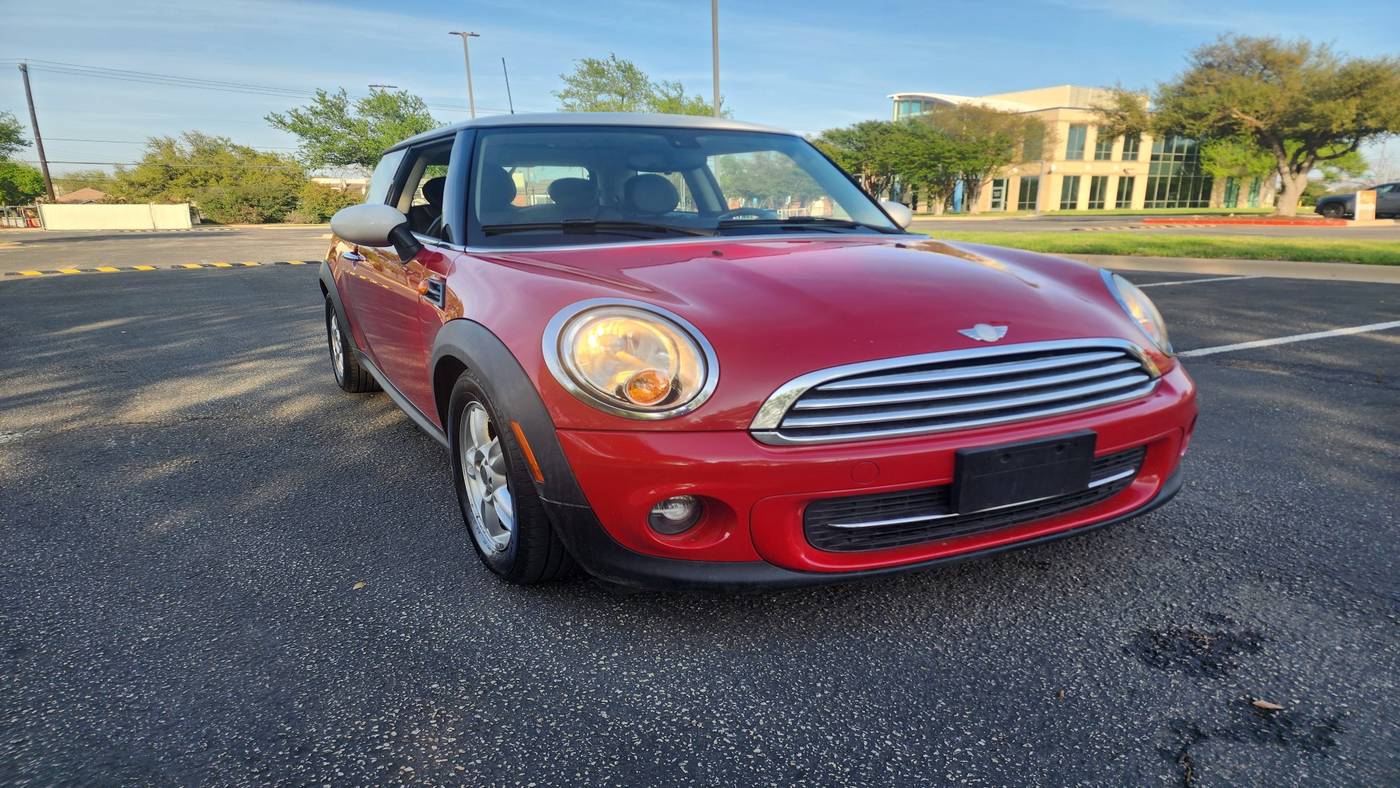 2013 MINI Hardtop Cooper — Hatchback — 186,086 mi — Austin, TX