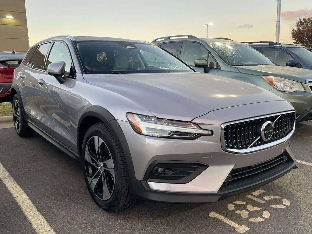 2026 Volvo V60 Cross Country Plus — Wagon — 927 mi — Fletcher, NC