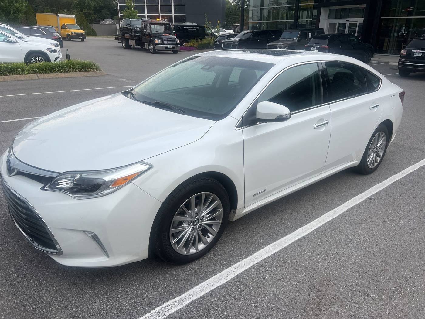 2017 Toyota Avalon Hybrid Limited — Sedan — 10,699 mi — Nashville, TN