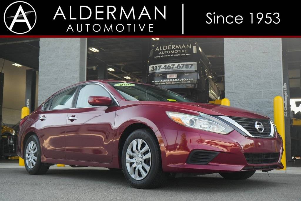 2016 Nissan Altima 2.5 — Sedan — 97,125 mi — Fishers, IN