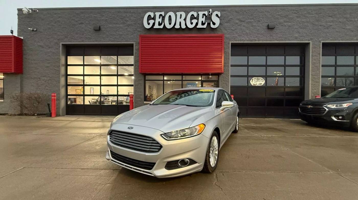2014 Ford Fusion Hybrid SE — Sedan — 163,000 mi — Brownstown, MI