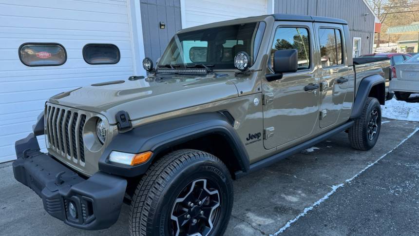 2020 Jeep Gladiator Sport S — Pickup Truck — 115,900 mi — Binghamton, NY