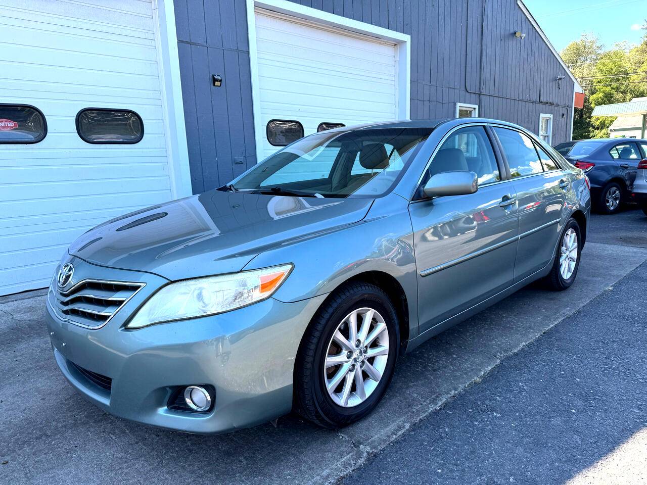 2010 Toyota Camry XLE — Sedan — 183,151 mi — Binghamton, NY