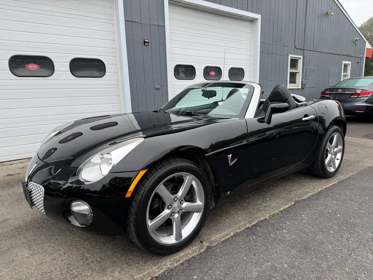 2008 Pontiac Solstice Base — Convertible — 135,511 mi — Binghamton, NY