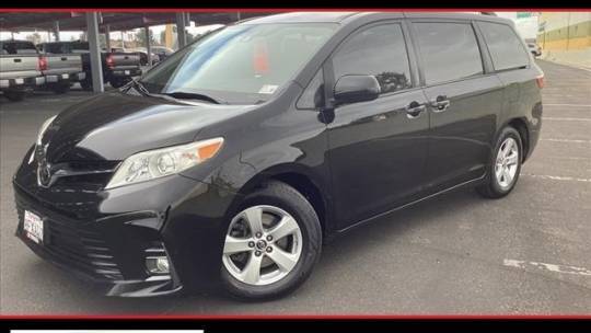 2018 Toyota Sienna LE — Minivan — 34,445 mi — Lancaster, CA