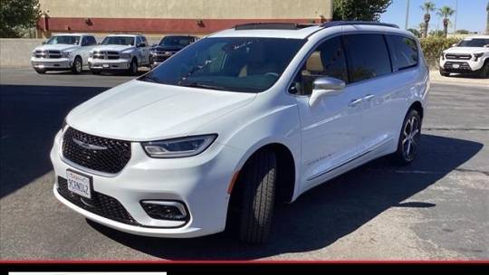 2022 Chrysler Pacifica Pinnacle — Minivan — 22,800 mi — Lancaster, CA