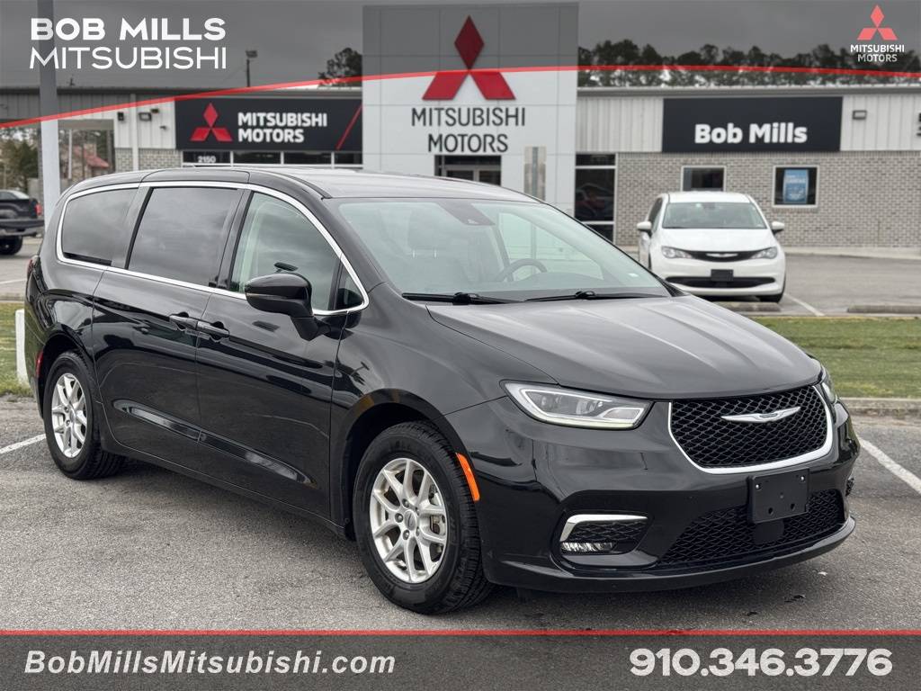 2023 Chrysler Pacifica Touring L — Minivan — 58,067 mi — Jacksonville, NC