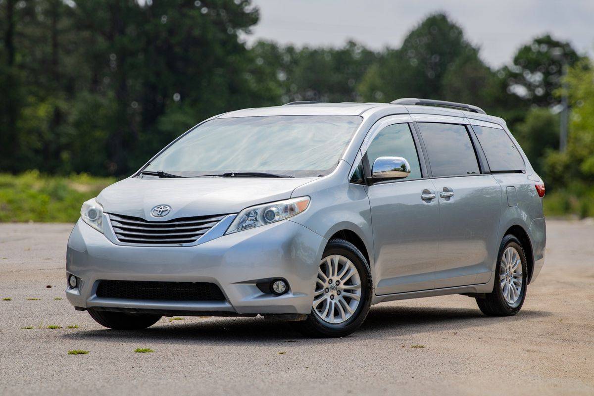 2015 Toyota Sienna XLE — Minivan — 117,808 mi — Raleigh, NC