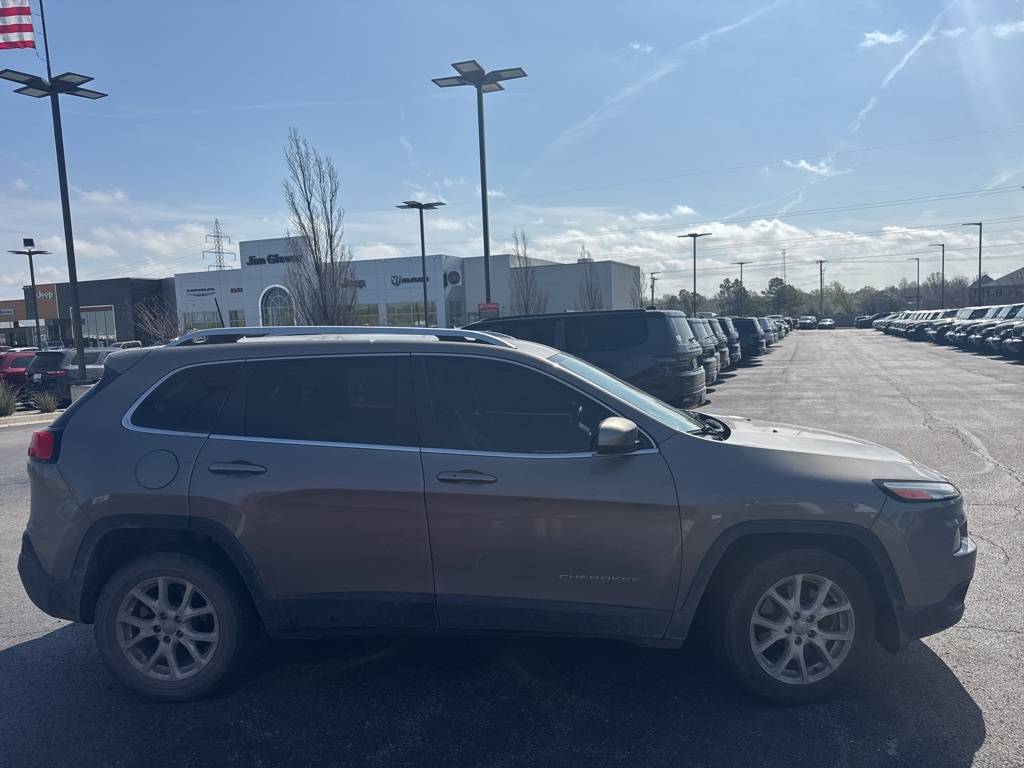 2016 Jeep Cherokee Latitude — SUV — 123,422 mi — Owasso, OK