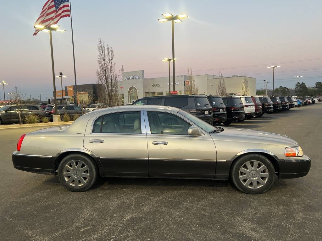 2005 Lincoln Town Car Signature Limited — Sedan — 51,458 mi — Owasso, OK