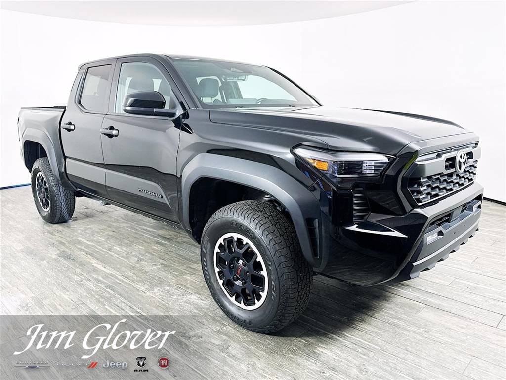 2024 Toyota Tacoma SR5 — Pickup Truck — 32,393 mi — Owasso, OK