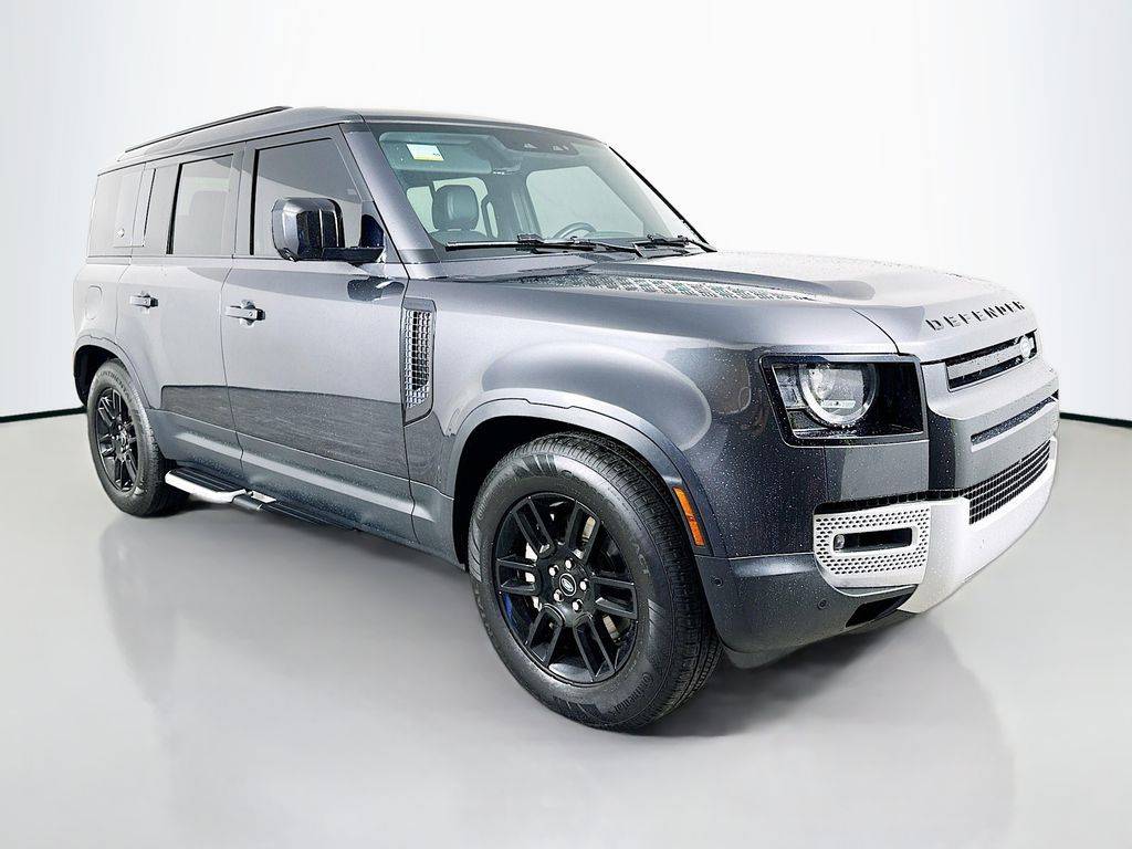 2023 Land Rover Defender SE