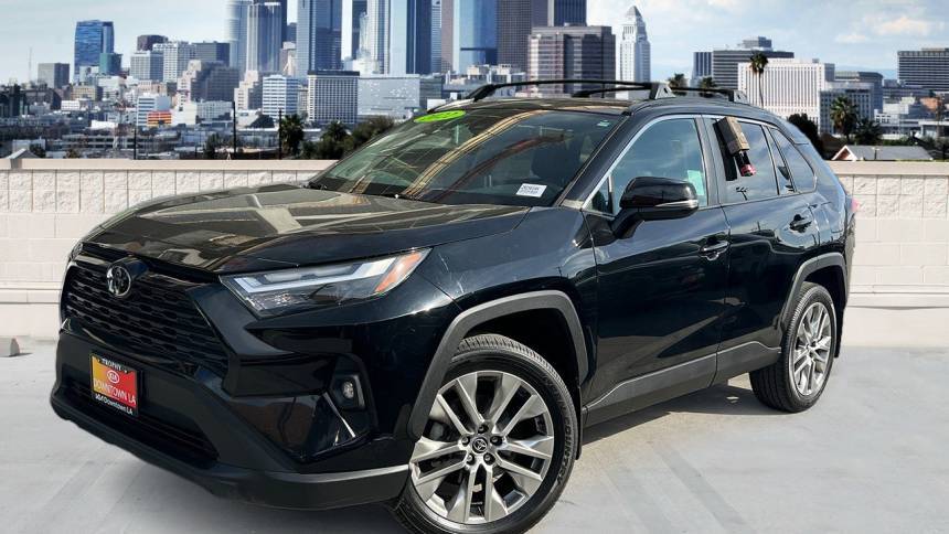 2022 Toyota RAV4 XLE Premium — SUV — 33,419 mi — Los Angeles, CA