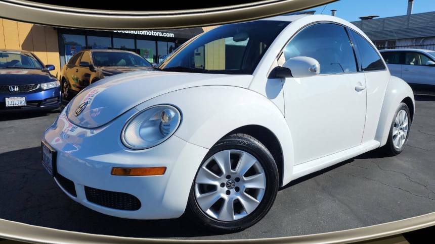 2010 Volkswagen New Beetle Base — Coupe — 84,962 mi — Costa Mesa, CA