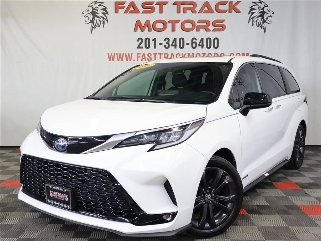 2021 Toyota Sienna XSE — Minivan — 65,489 mi — Paterson, NJ