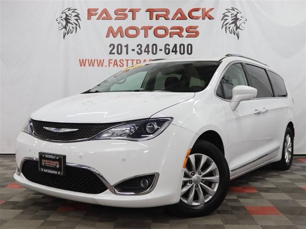 2019 Chrysler Pacifica Touring L — Minivan — 69,629 mi — Paterson, NJ