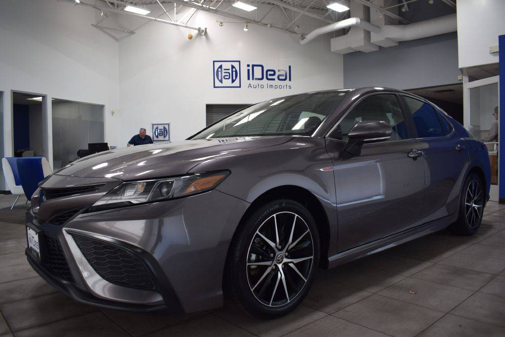 2023 Toyota Camry SE — Sedan — 31,591 mi — Eden Prairie, MN