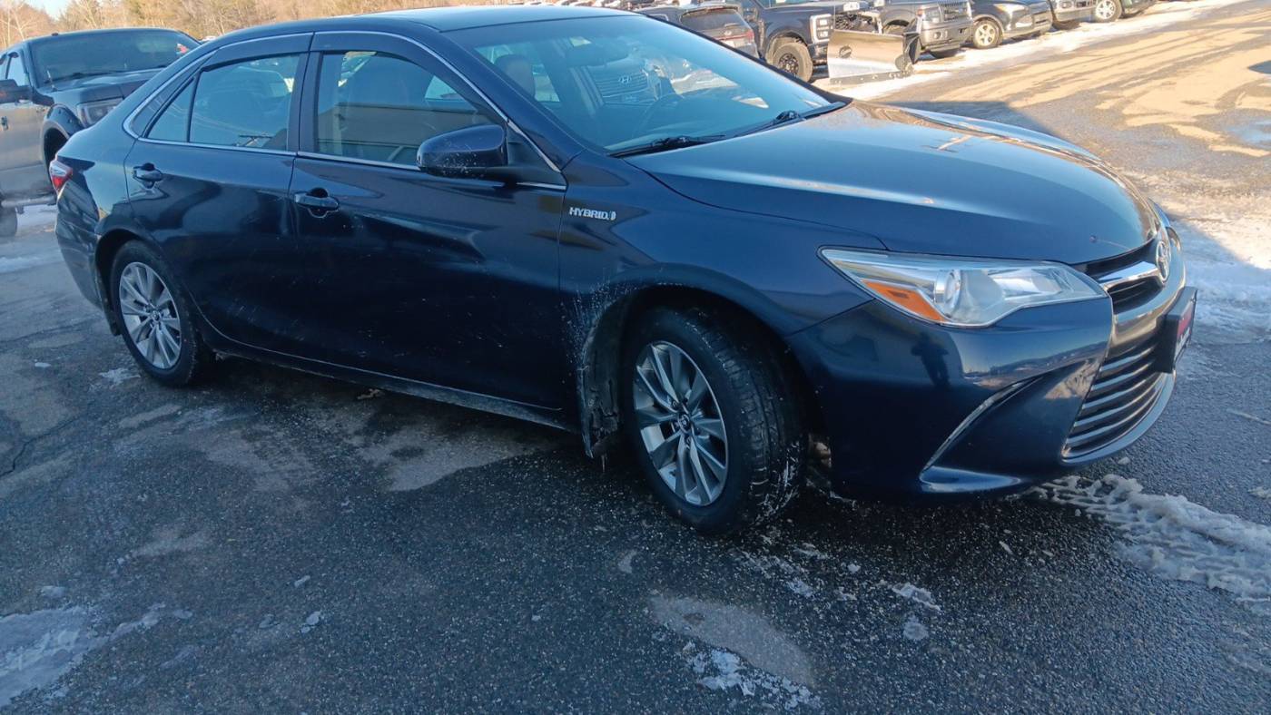 2015 Toyota Camry Hybrid LE — Sedan — 87,195 mi — Auburn, ME