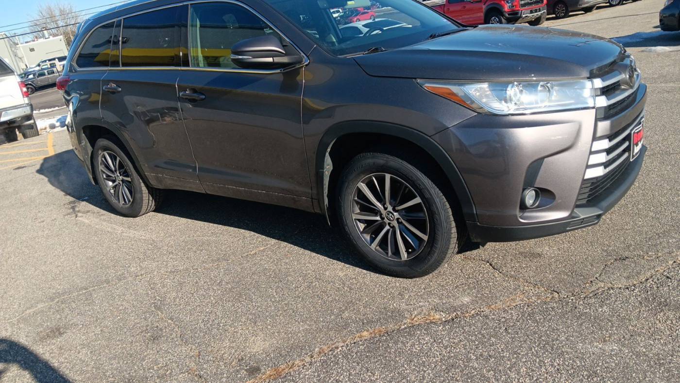 2018 Toyota Highlander XLE — SUV — 122,523 mi — Auburn, ME