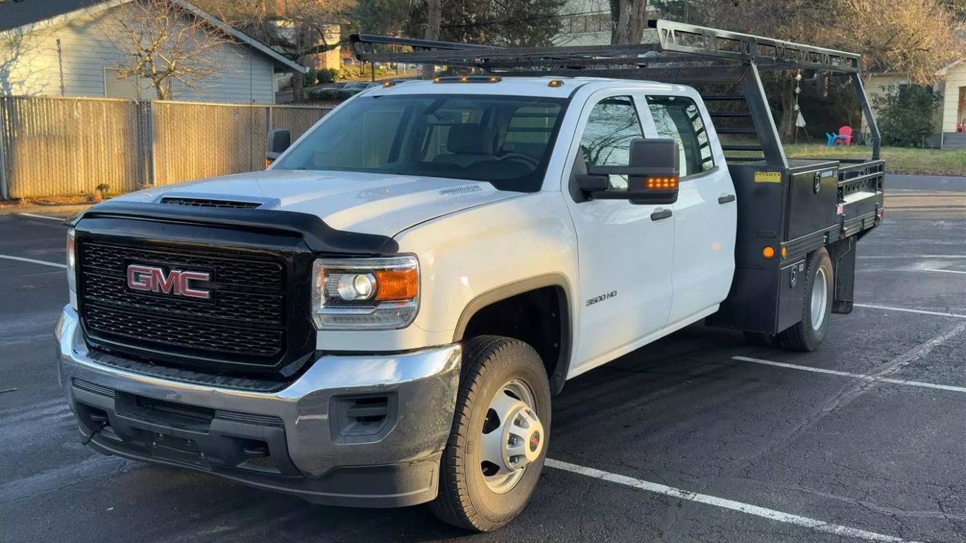 2019 GMC Sierra 3500HD Chassis Cab Base — Chassis Cab Truck — 40,676 mi — Portland, OR