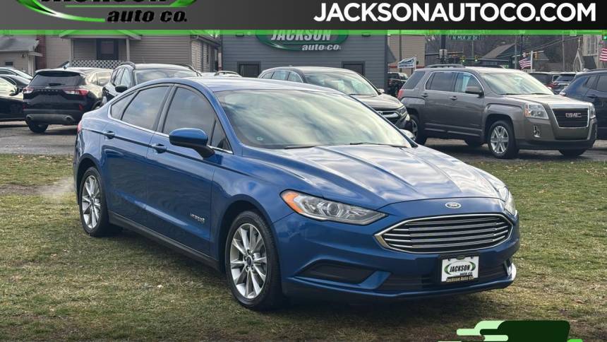 2017 Ford Fusion Hybrid SE — Sedan — 113,000 mi — Jackson, MI