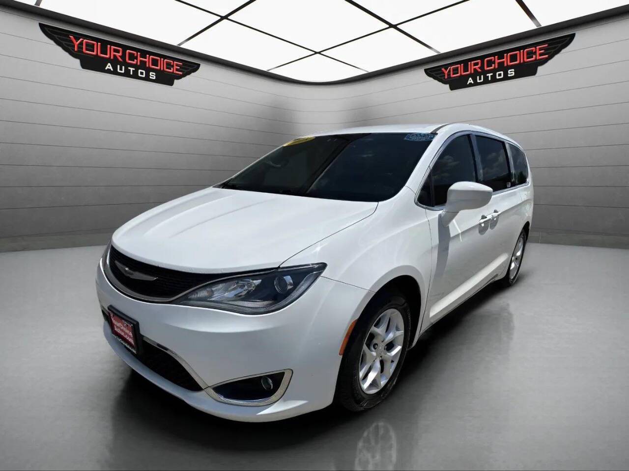 2018 Chrysler Pacifica Touring Plus — Minivan — 91,579 mi — Joliet, IL