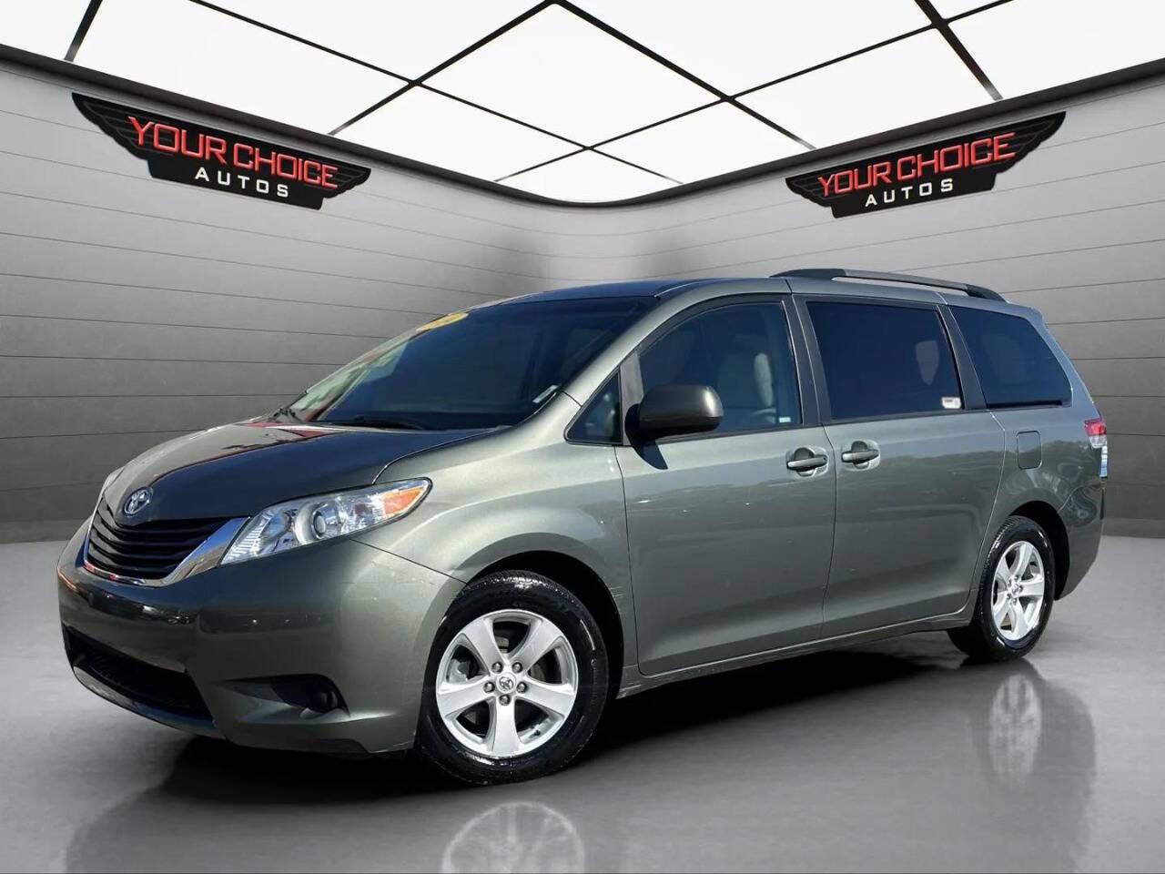 2014 Toyota Sienna LE — Minivan — 103,469 mi — Joliet, IL