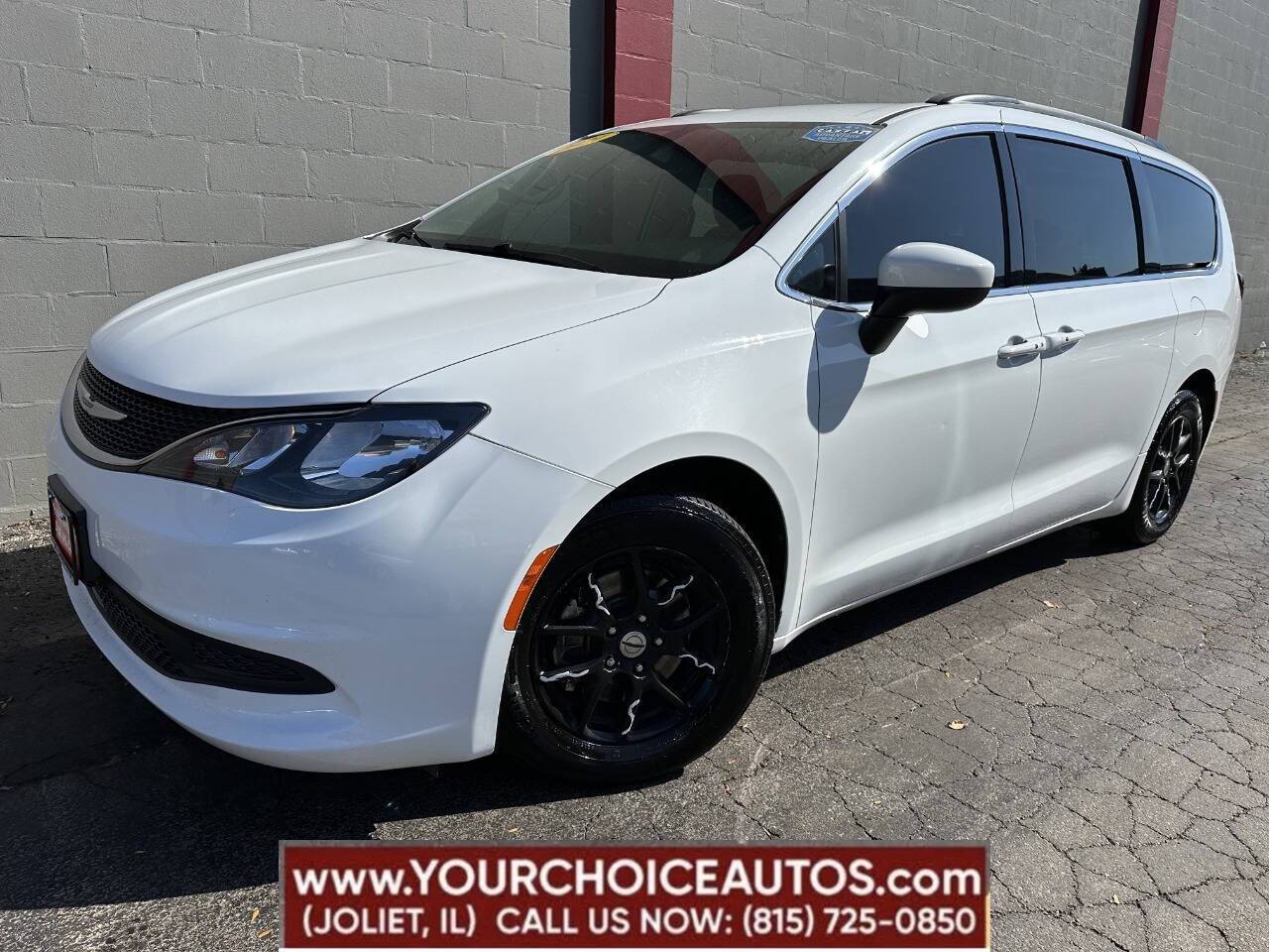 2021 Chrysler Voyager LXI — Minivan — 128,295 mi — Joliet, IL