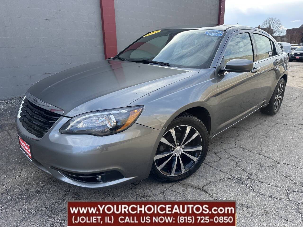 2013 Chrysler 200 Touring — Sedan — 94,253 mi — Joliet, IL