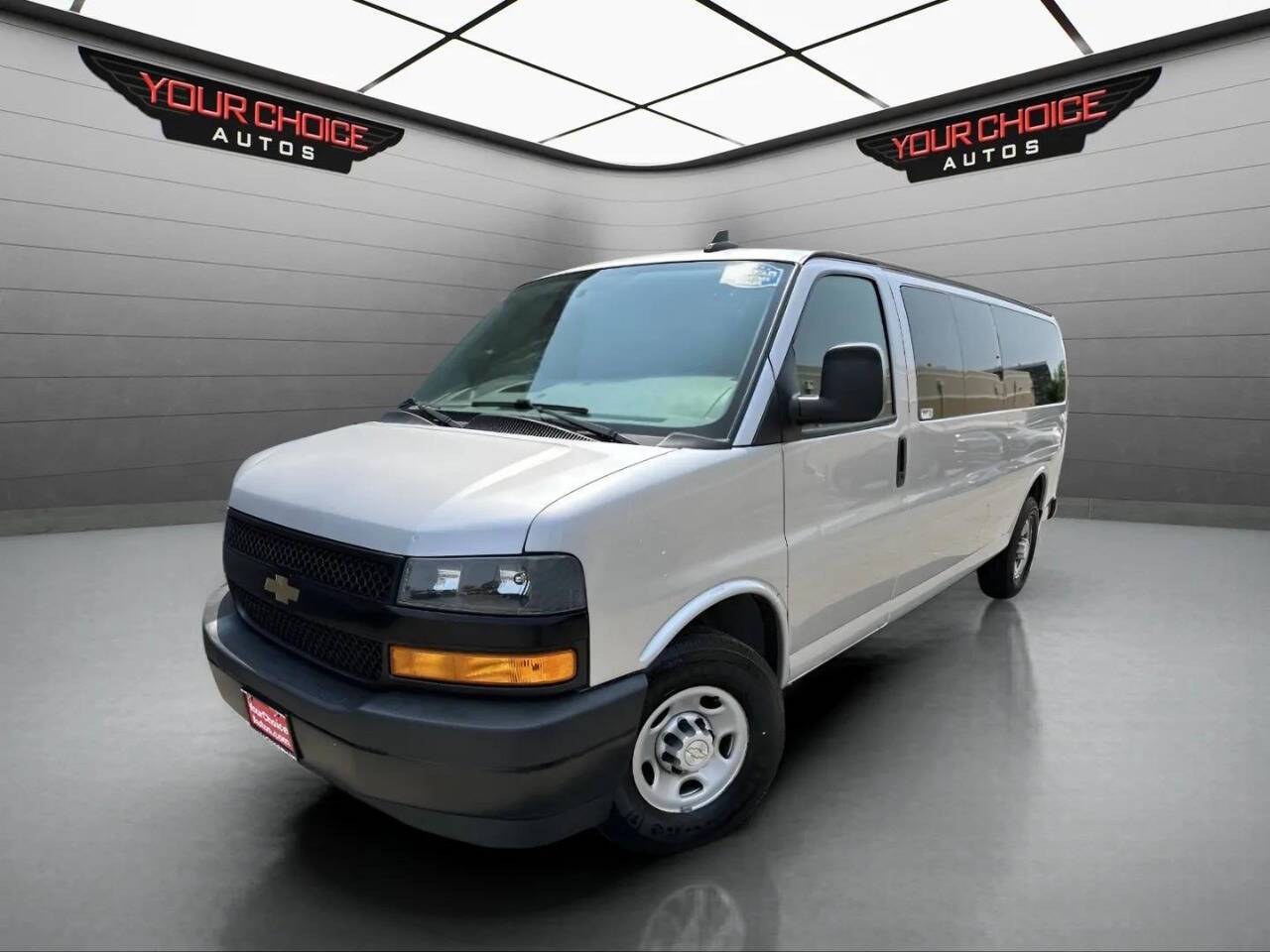 2020 Chevrolet Express Passenger LS — Passenger Van — 95,628 mi — Joliet, IL
