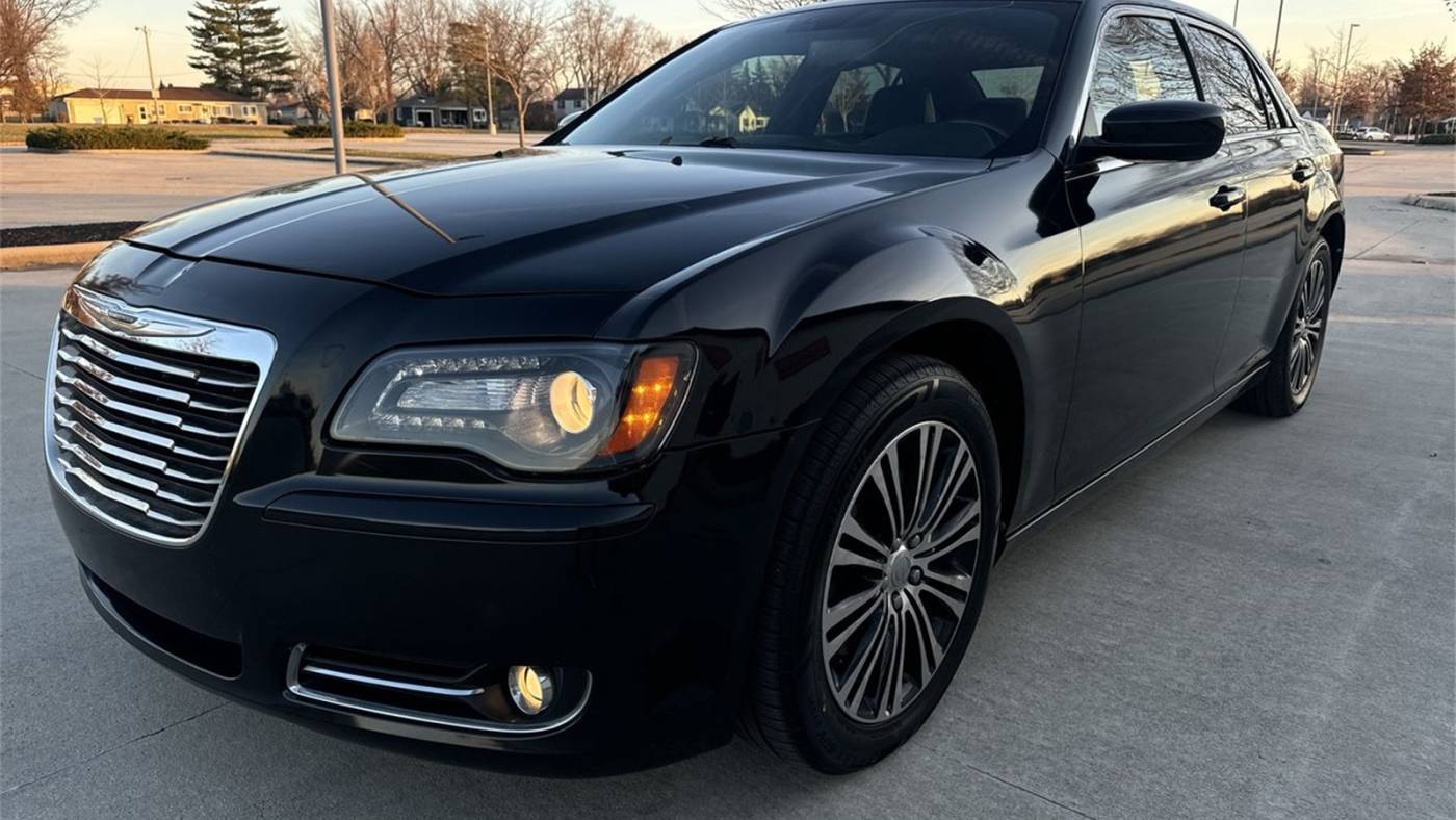 2013 Chrysler 300 S — Sedan — 114,022 mi — Elida, OH