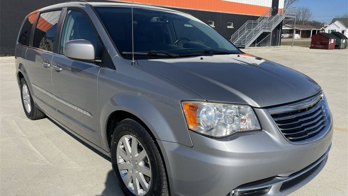 2014 Chrysler Town & Country Touring — Minivan — 142,675 mi — Elida, OH